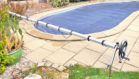 Enrouleur bâche piscine 5-7 m SP7. En stock. Garantie 2 ans.