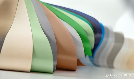 Bâche PVC au mètre : Largeur 2.50 m. 580g/m². Étanche. Garantie 3 ans.